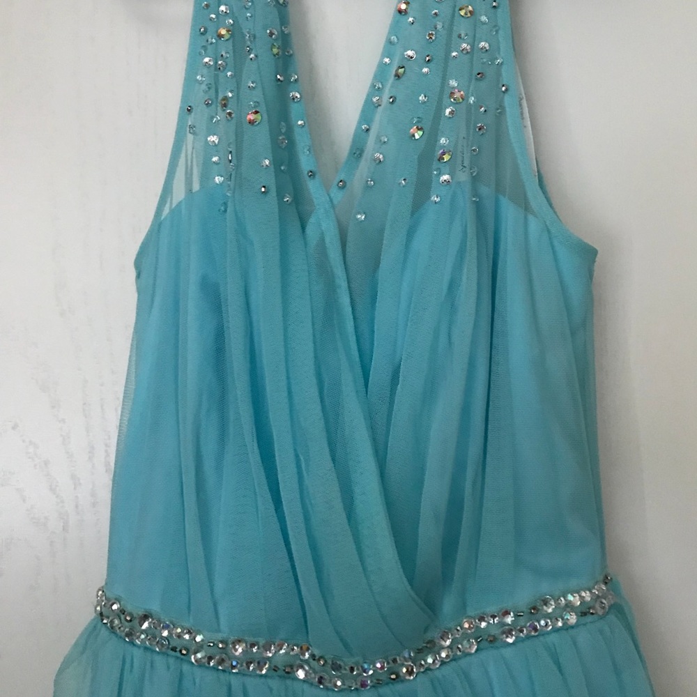 Formal Dress - Picture 2 of 5